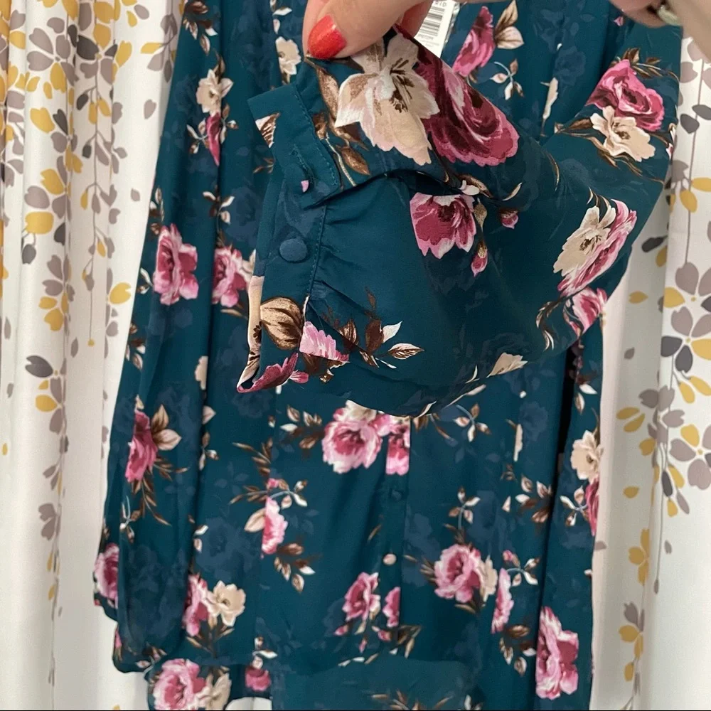 NWT! Torrid teal floral Georgette fit & flare blouse - Picture 7 of 14